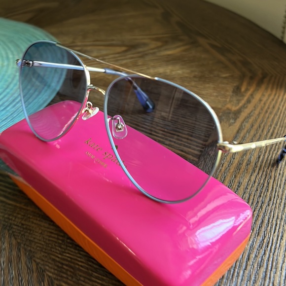 Selling brand new still in Original packaging Kate Spade - Picture 6 of 7